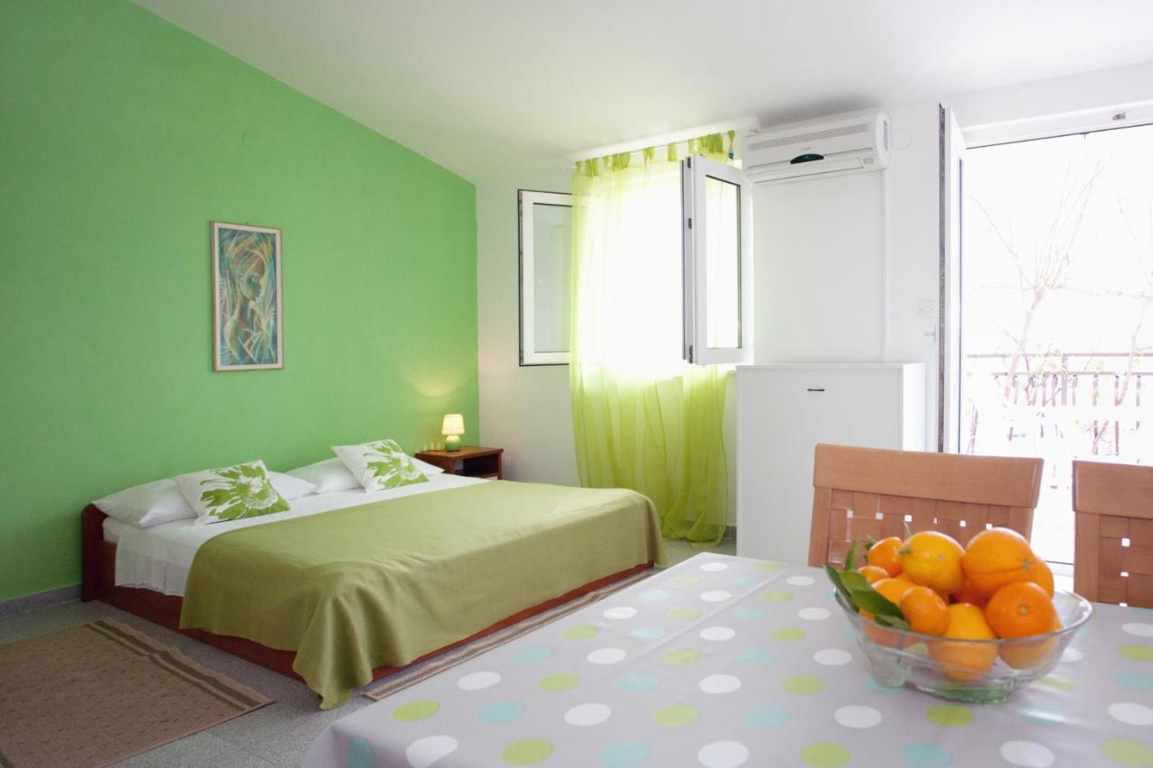 Apartments By The Sea Rastici, Ciovo - 2104 Trogir Extérieur photo