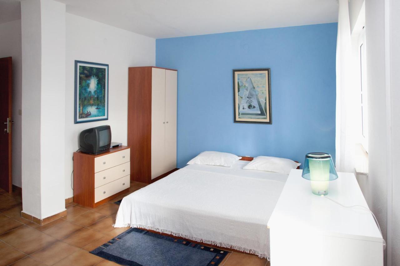 Apartments By The Sea Rastici, Ciovo - 2104 Trogir Extérieur photo