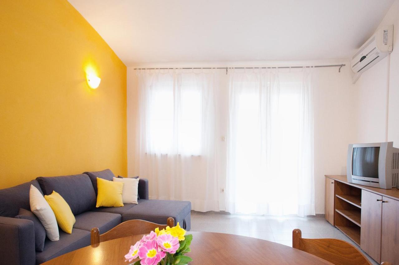 Apartments By The Sea Rastici, Ciovo - 2104 Trogir Extérieur photo