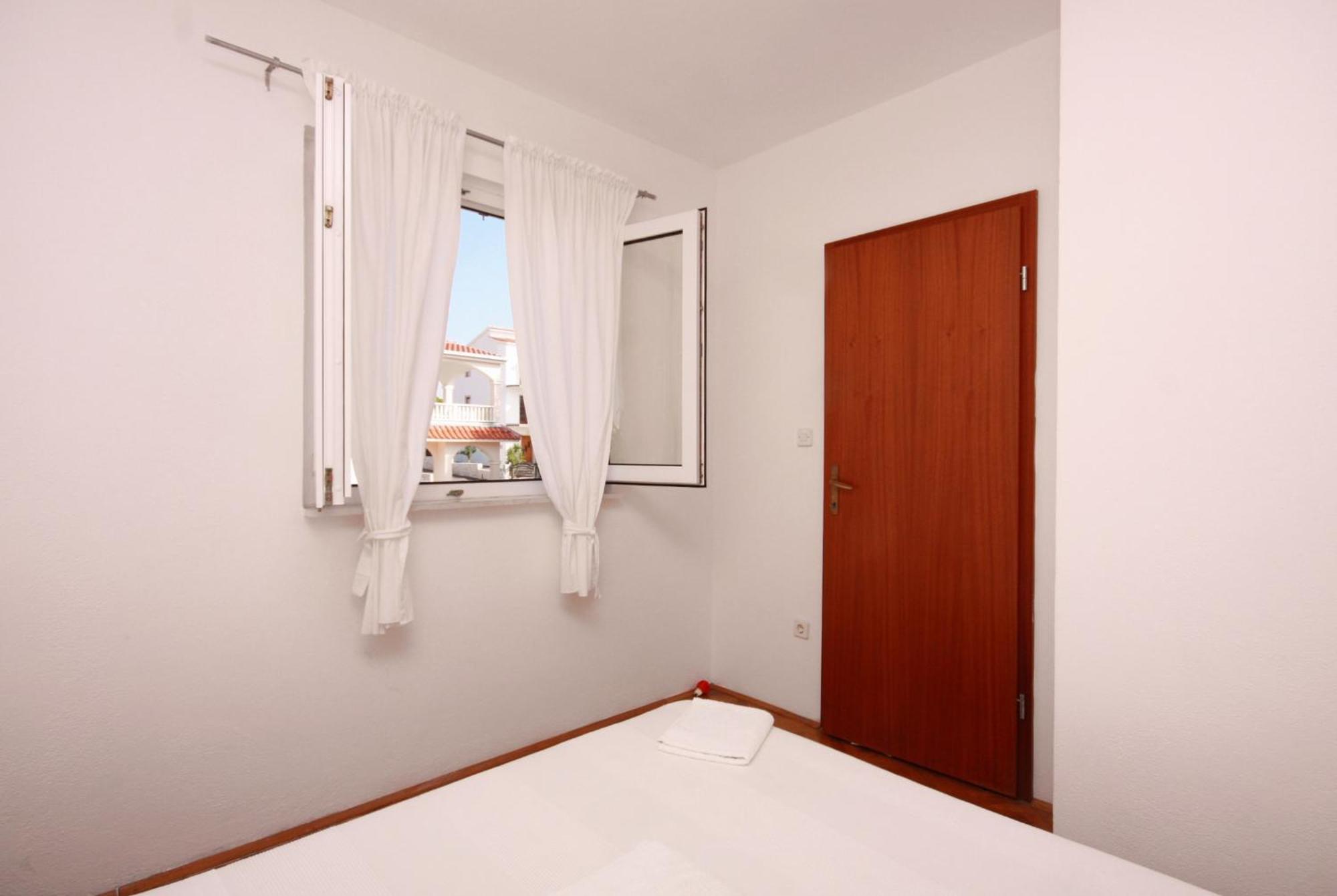 Apartments By The Sea Rastici, Ciovo - 2104 Trogir Chambre photo