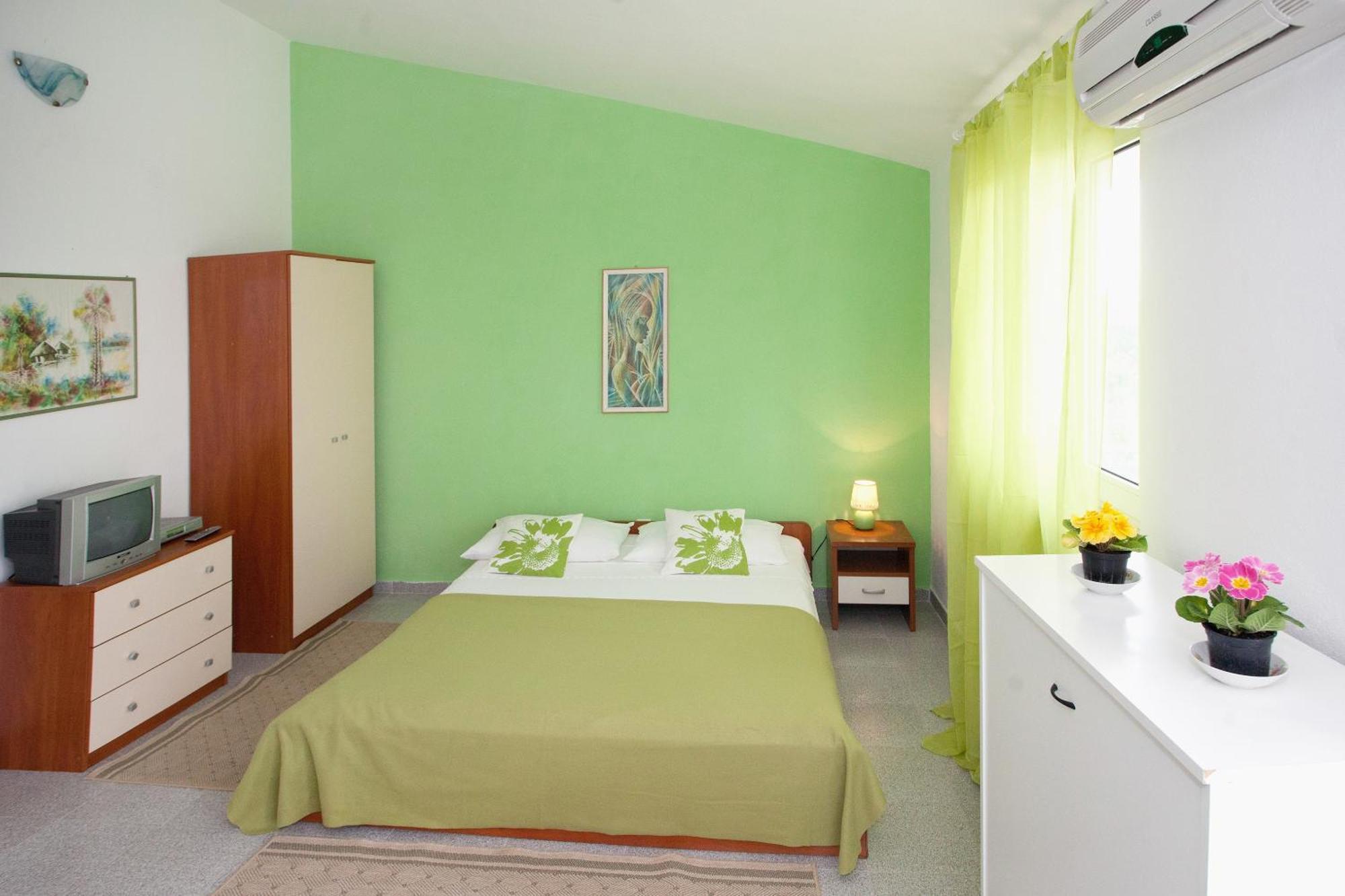 Apartments By The Sea Rastici, Ciovo - 2104 Trogir Chambre photo
