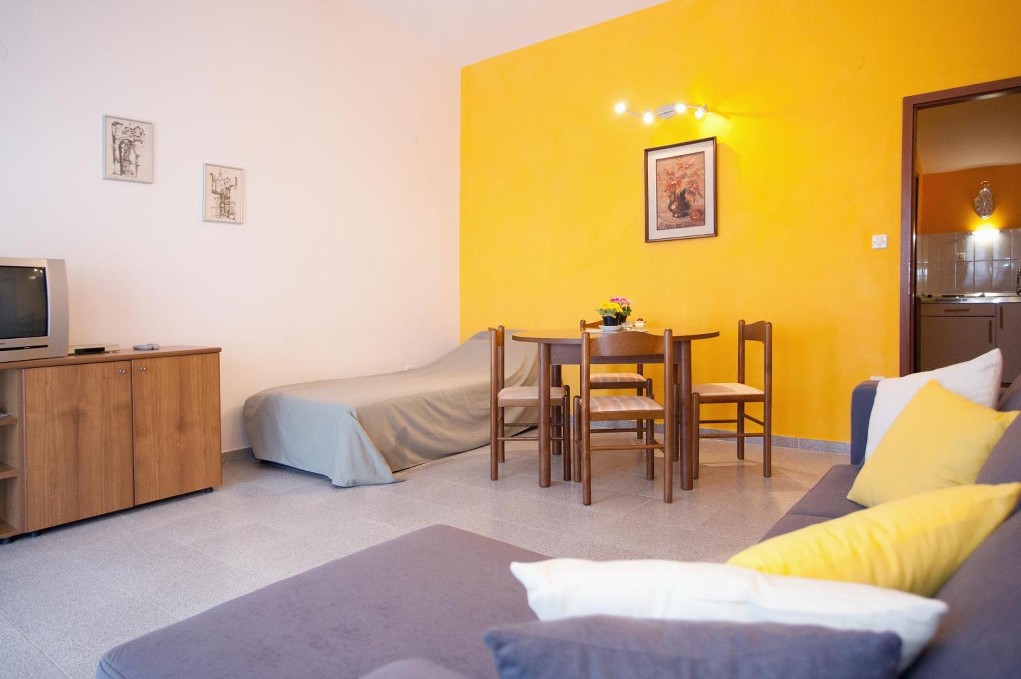 Apartments By The Sea Rastici, Ciovo - 2104 Trogir Chambre photo