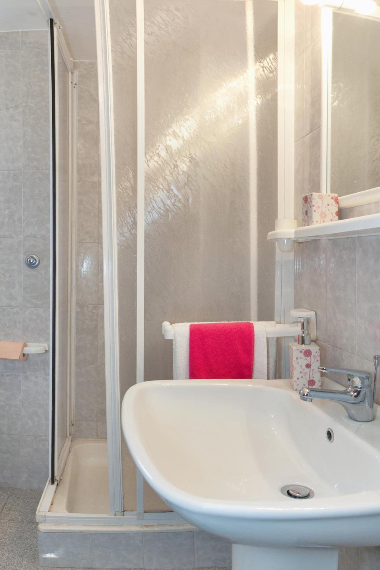 Apartments By The Sea Rastici, Ciovo - 2104 Trogir Chambre photo