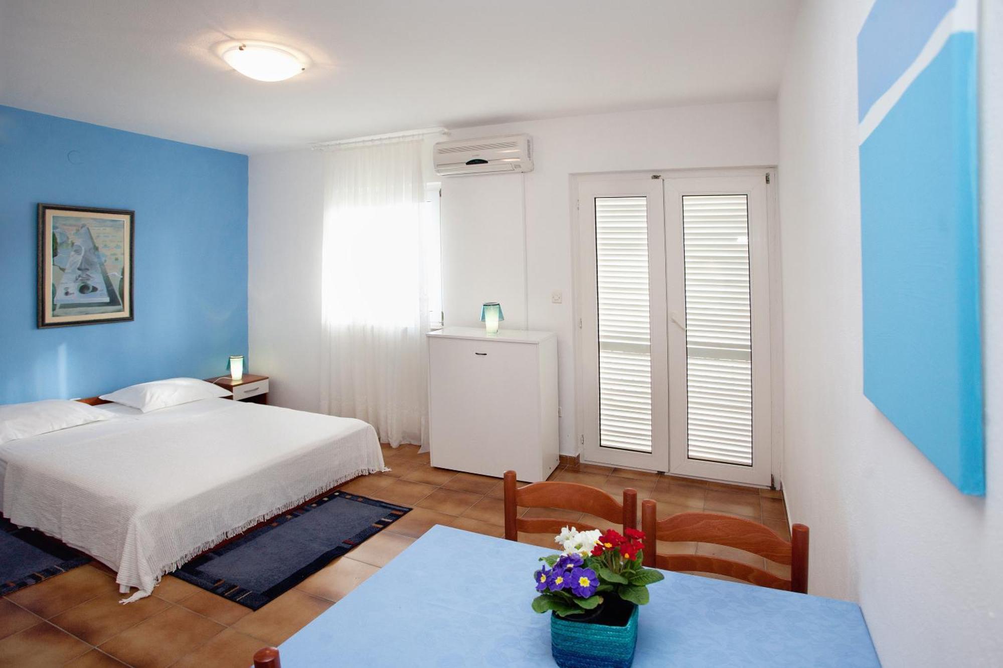 Apartments By The Sea Rastici, Ciovo - 2104 Trogir Chambre photo